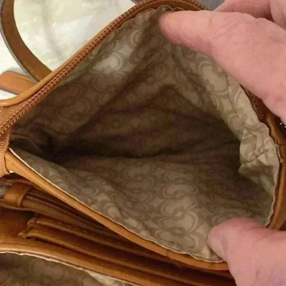 Charming Charlie Cross Body Purse Beige in color Snap Closure with compartment - Picture 11 of 14